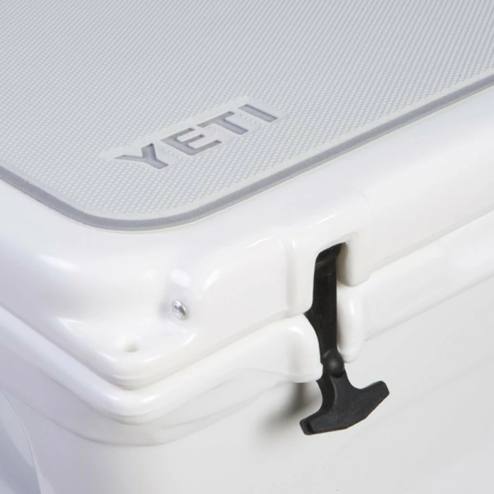 Yeti Coolers YETI Tundra® SeaDek®